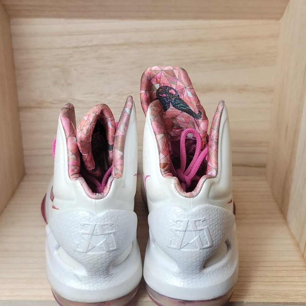 KD V Premium Aunt Pearl Edition Basketball Shoes - Picture 9 of 13